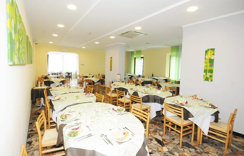 hotel riccione con ristorante